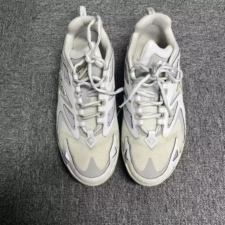 Louis Vuitton Louis Vuitton Runner Tatic Low Top Casual Shoes Size US 8.5 / EU 41-42 - 2 Thumbnail