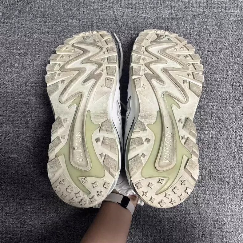 Louis Vuitton Louis Vuitton Runner Tatic Low Top Casual Shoes Size US 8.5 / EU 41-42 - 5 Thumbnail