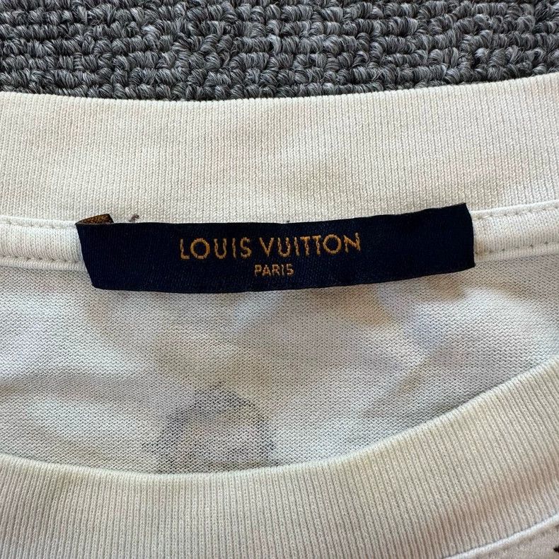 Louis Vuitton Louis Vuitton Short Sleeve T-Shirt with Pattern Size US XL / EU 56 / 4 - 3 Thumbnail