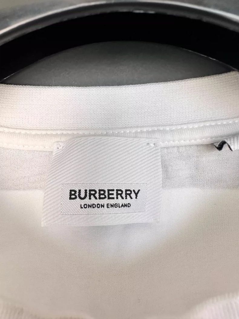 Burberry Burberry White T-Shirt with Deer Print Size US XS / EU 42 / 0 - 3 Thumbnail