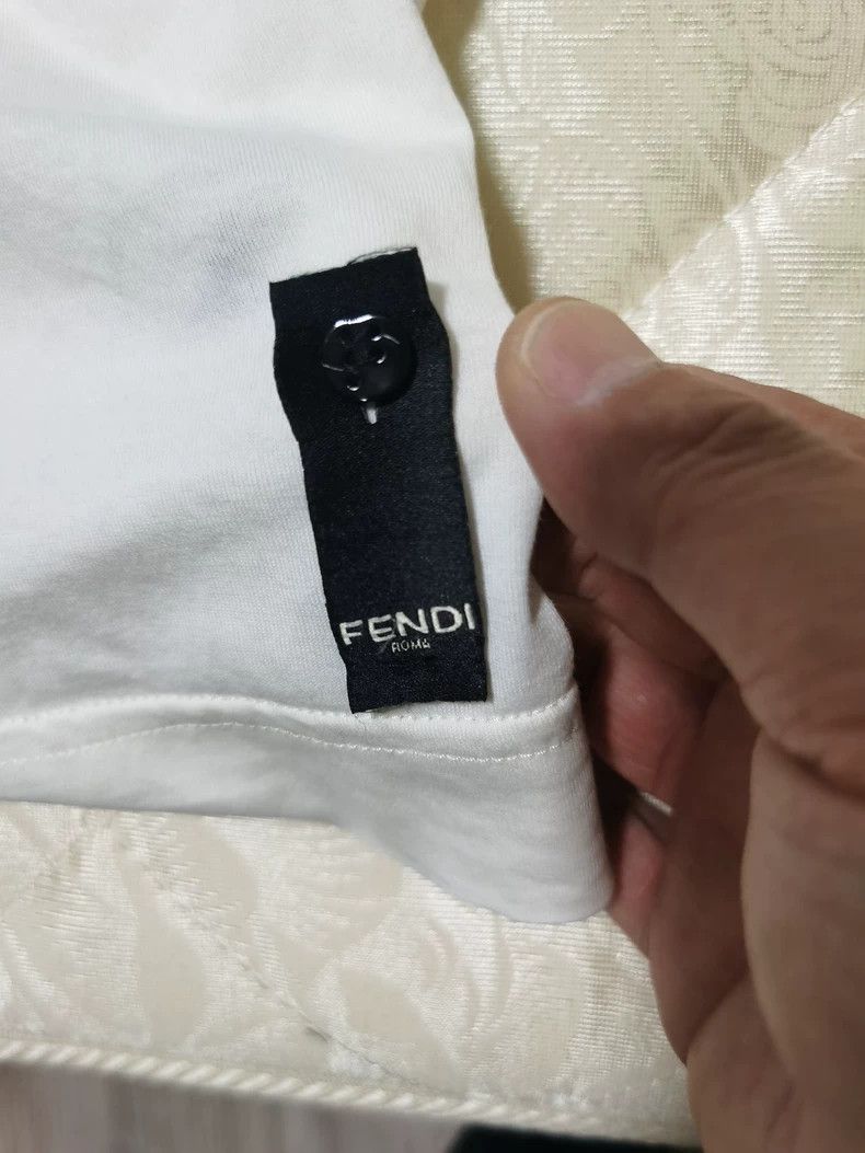 Fendi FENDI Mesh Pocket Short Sleeve T-Shirt Size US L / EU 52-54 / 3 - 5 Thumbnail