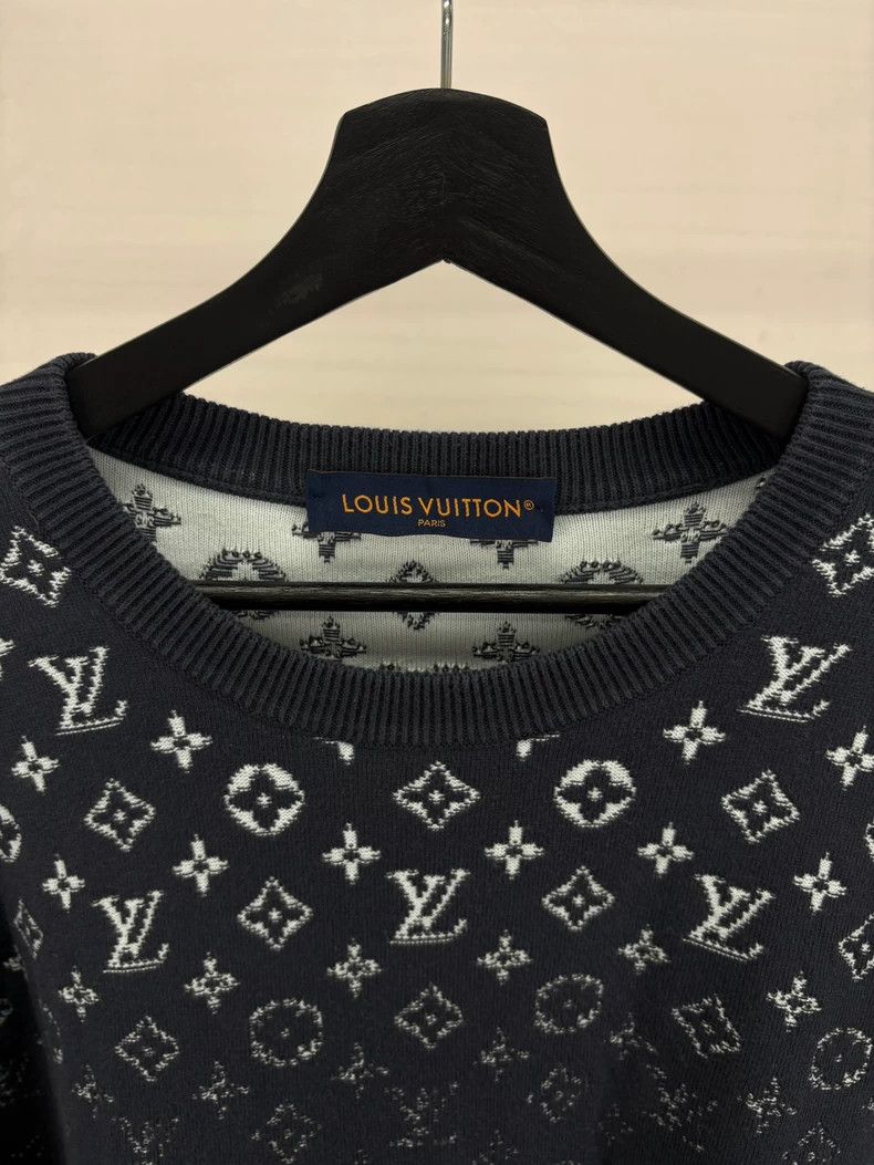 Louis Vuitton Louis Vuitton Black Gradient Logo Knit Sweater Size US M / EU 48-50 / 2 - 3 Thumbnail