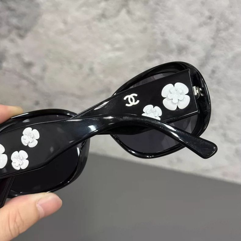Chanel Chanel Sunglasses in Excellent Condition Size ONE SIZE - 6 Thumbnail