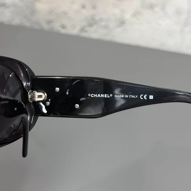 Chanel Chanel Sunglasses in Excellent Condition Size ONE SIZE - 4 Thumbnail