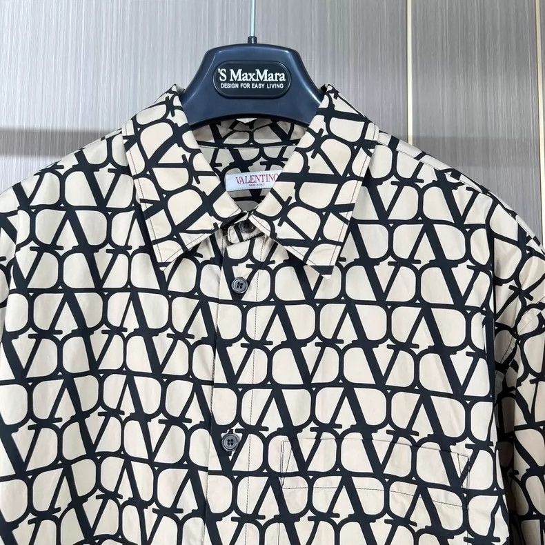 Valentino Valentino Logo Print Long Sleeve Shirt Size US M / EU 48-50 / 2 - 3 Thumbnail