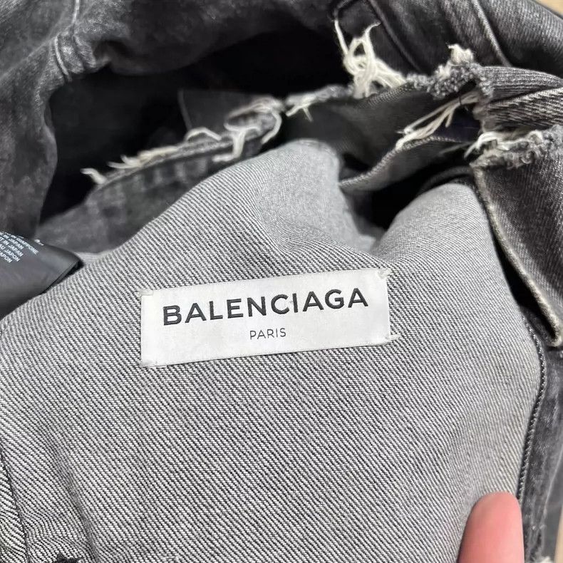 Balenciaga Balenciaga Embroidered Logo Denim Jacket Size US S / EU 44-46 / 1 - 7 Thumbnail