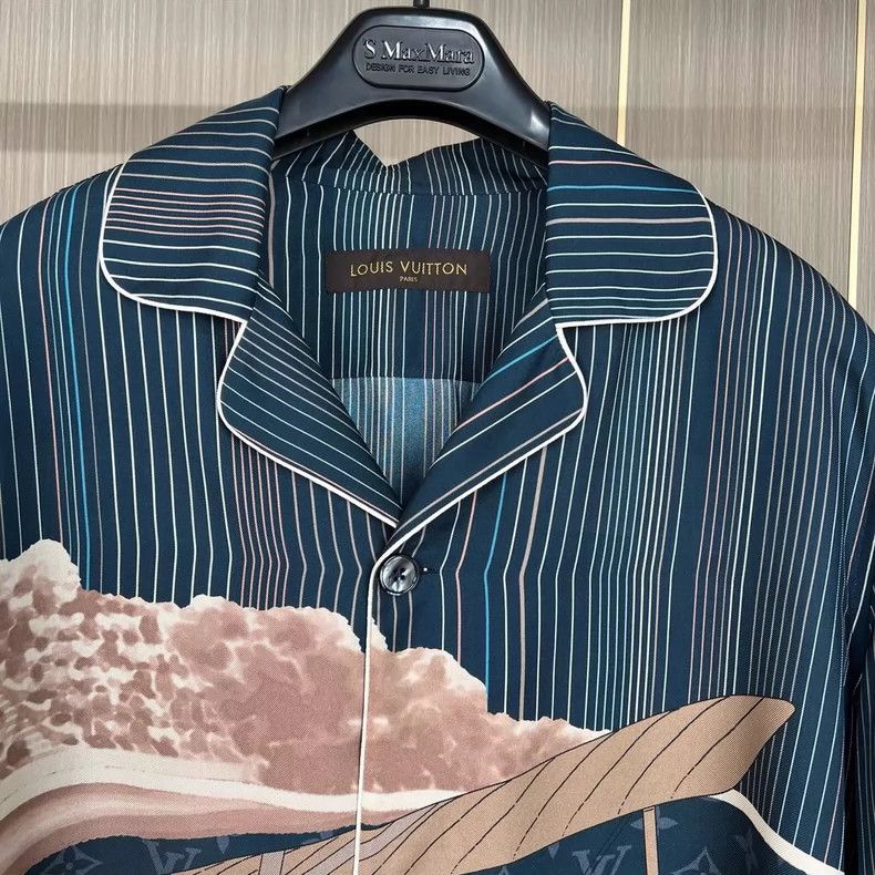Louis Vuitton Louis Vuitton Silk Shirt with Airplane Design Size US S / EU 44-46 / 1 - 3 Thumbnail