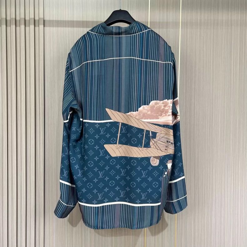 Louis Vuitton Louis Vuitton Silk Shirt with Airplane Design Size US S / EU 44-46 / 1 - 2 Thumbnail