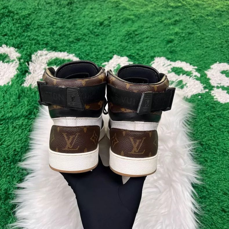 Louis Vuitton Louis Vuitton High-Top Casual Shoes Size 6 Size US 6 / EU 39 - 3 Thumbnail