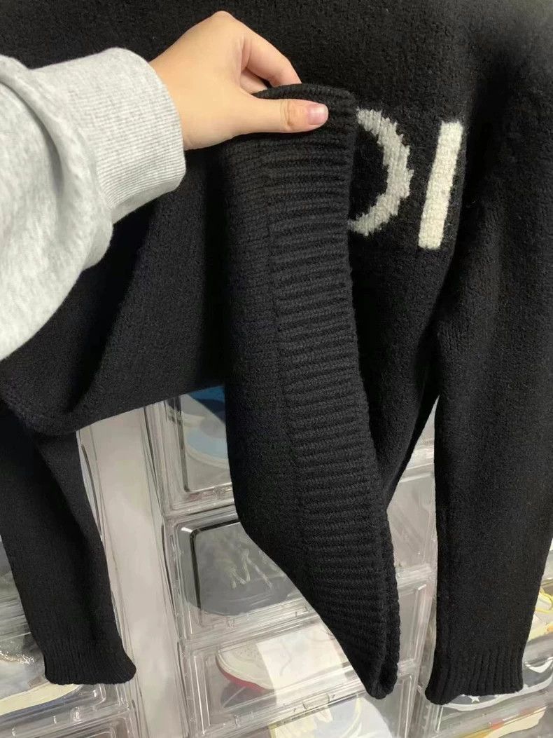 Fendi Fendi Logo Sweater Size 48 Size US L / EU 52-54 / 3 - 6 Thumbnail