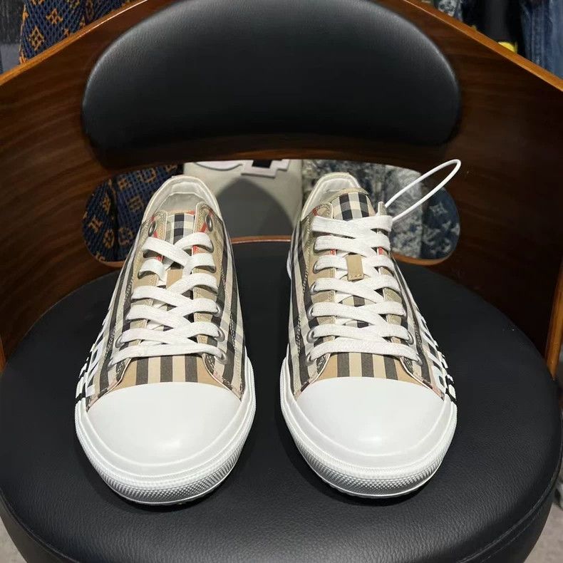 Burberry Burberry Classic Plaid White Sneakers Size US 10 / EU 43 - 2 Thumbnail