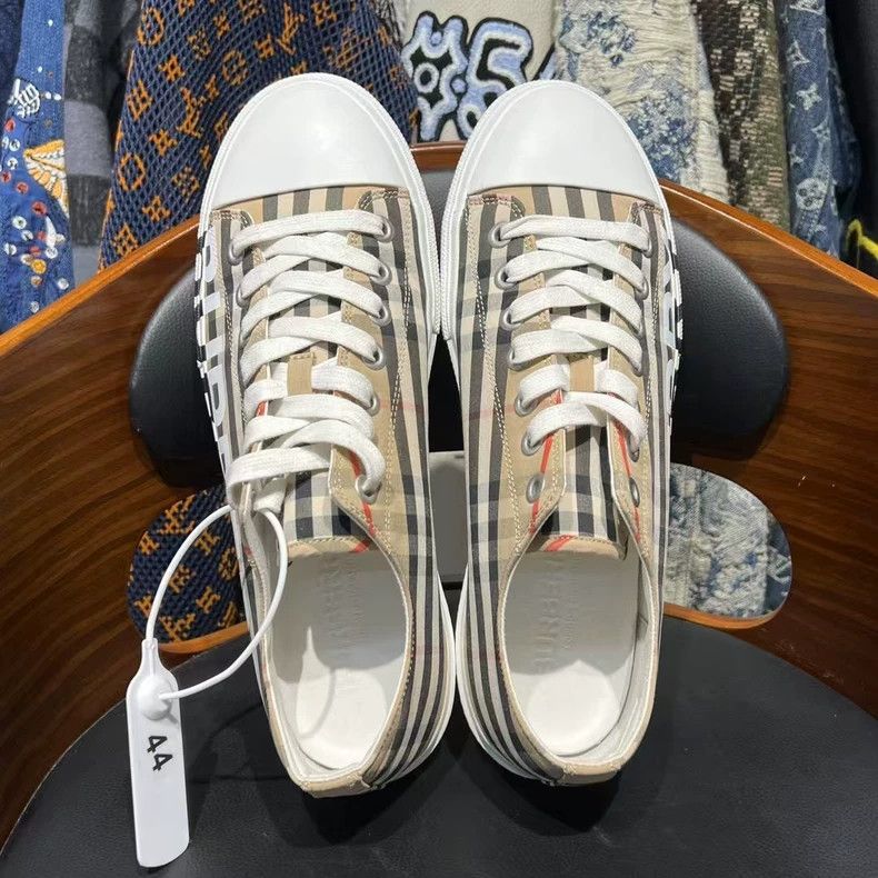 Burberry Burberry Classic Plaid White Sneakers Size US 10 / EU 43 - 5 Thumbnail