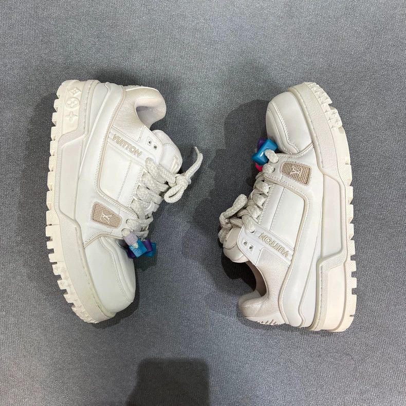 Louis Vuitton Louis Vuitton White Trainer Sneakers Size US 8.5 / EU 41-42 - 3 Thumbnail
