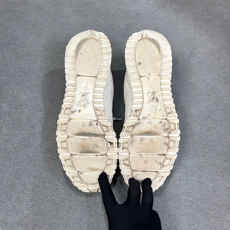 Louis Vuitton Louis Vuitton White Run Away Casual Shoes Size US 9 / EU 42 - 8 Thumbnail