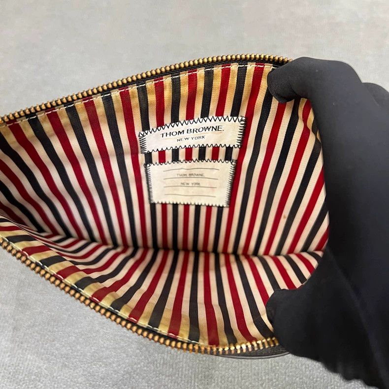Thom Browne Thom Browne Black Leather Logo Clutch Bag Size ONE SIZE - 5 Thumbnail