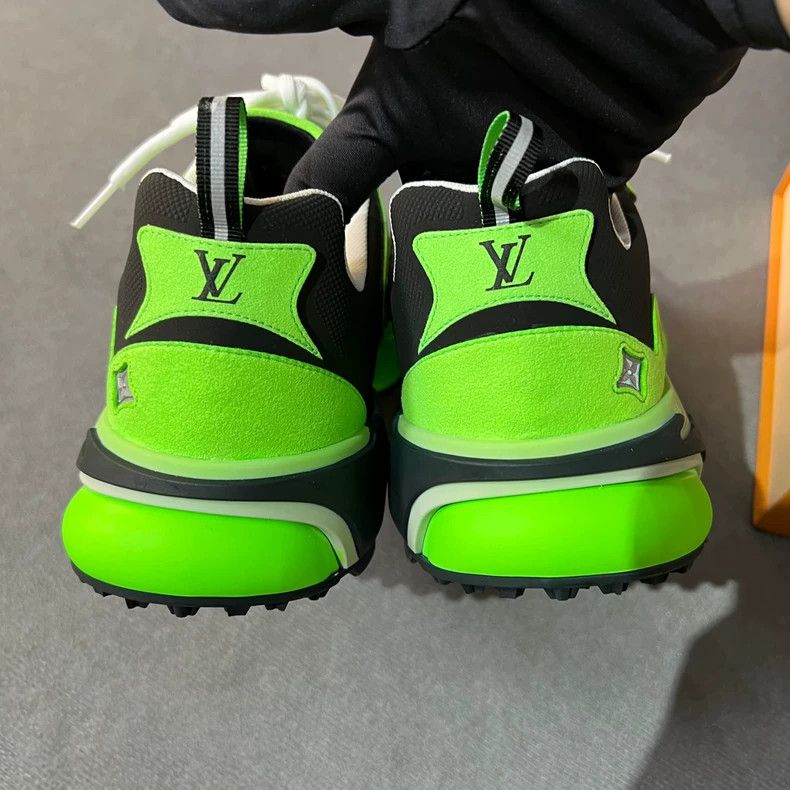 Louis Vuitton Louis Vuitton LV Green Tatic Runner Sneakers Size US 10.5 / EU 43-44 - 7 Thumbnail
