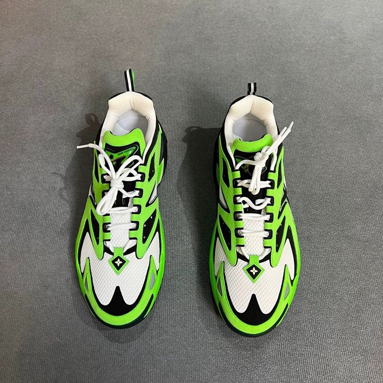 Louis Vuitton Louis Vuitton LV Green Tatic Runner Sneakers Size US 10.5 / EU 43-44 - 3 Thumbnail