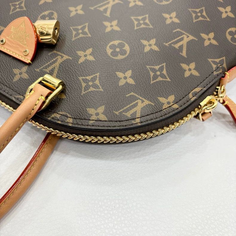 Louis Vuitton LV Alma Moon Limited Edition Shell Bag Size ONE SIZE - 7 Thumbnail