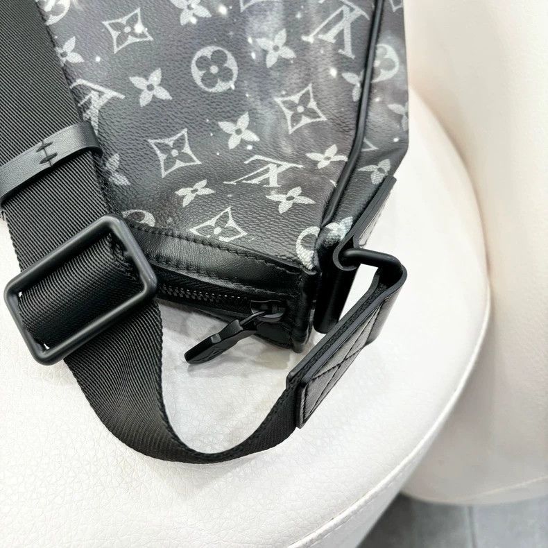 Louis Vuitton LV Starry Series Gradient Messenger Bag Size ONE SIZE - 7 Thumbnail