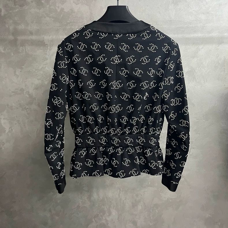 Chanel Chanel Black Logo Pearl Detail Jacket Size US M / EU 48-50 / 2 - 4 Thumbnail