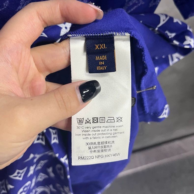Louis Vuitton Louis Vuitton Blue Logo Gradient T-Shirt Size US XL / EU 56 / 4 - 3 Thumbnail