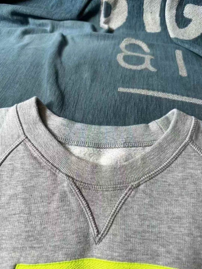 Louis Vuitton Louis Vuitton Logo Sweatshirt in Gray Size US M / EU 48-50 / 2 - 2 Thumbnail