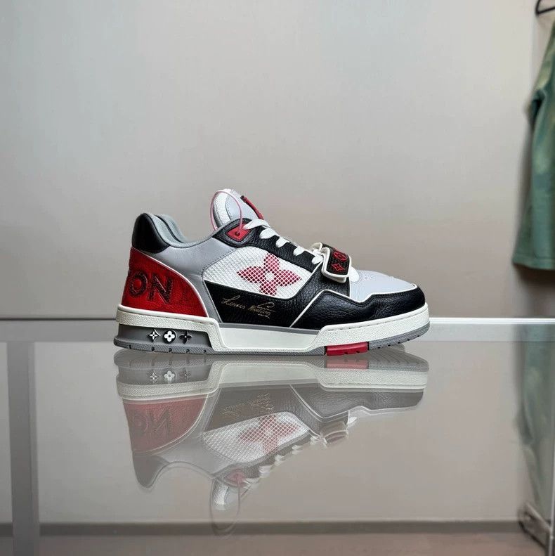 Louis Vuitton LV Trainer Black and Red Sneakers UK8 Size US 9 / EU 42 - 2 Thumbnail