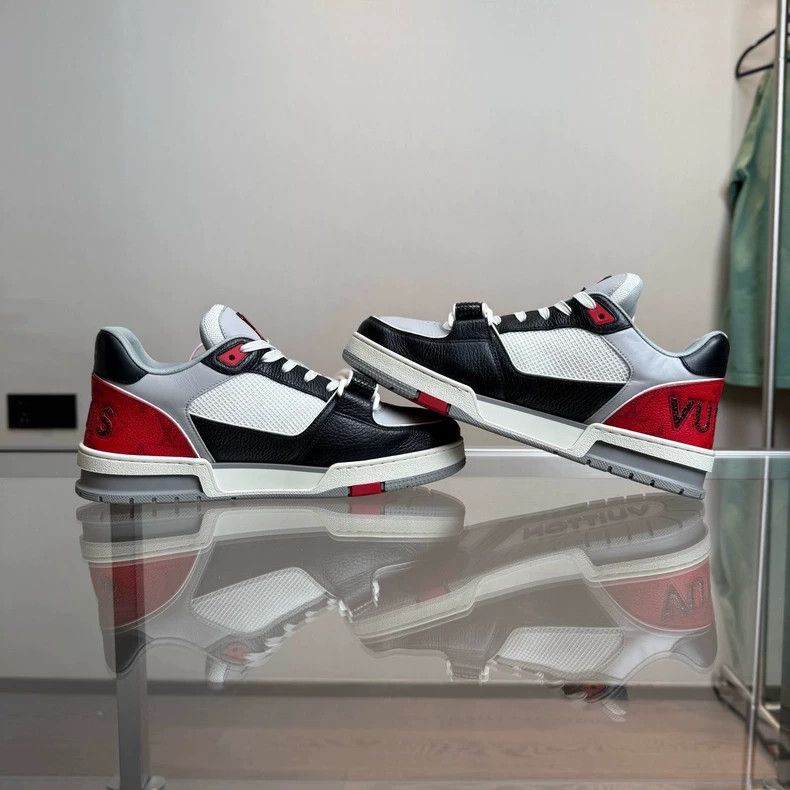 Louis Vuitton LV Trainer Black and Red Sneakers UK8 Size US 9 / EU 42 - 4 Thumbnail