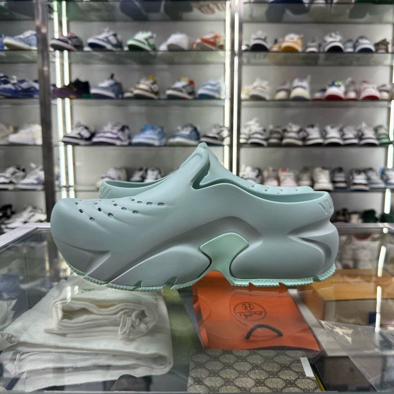 Louis Vuitton LOUIS VUITTON Mint Green Shark Slippers UK8 Size US 9 / EU 42 - 6 Thumbnail