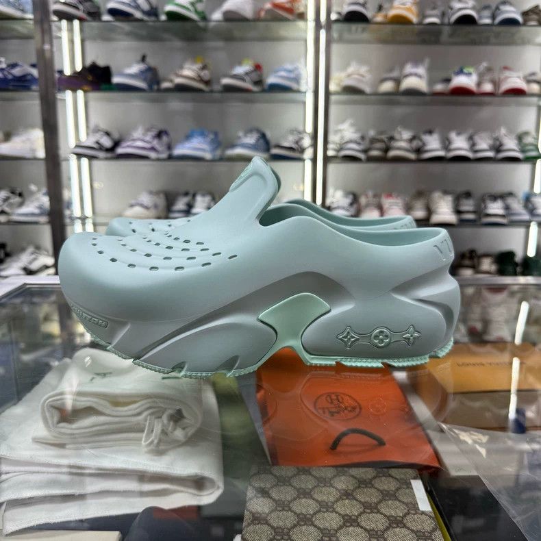 Louis Vuitton LOUIS VUITTON Mint Green Shark Slippers UK8 Size US 9 / EU 42 - 3 Thumbnail
