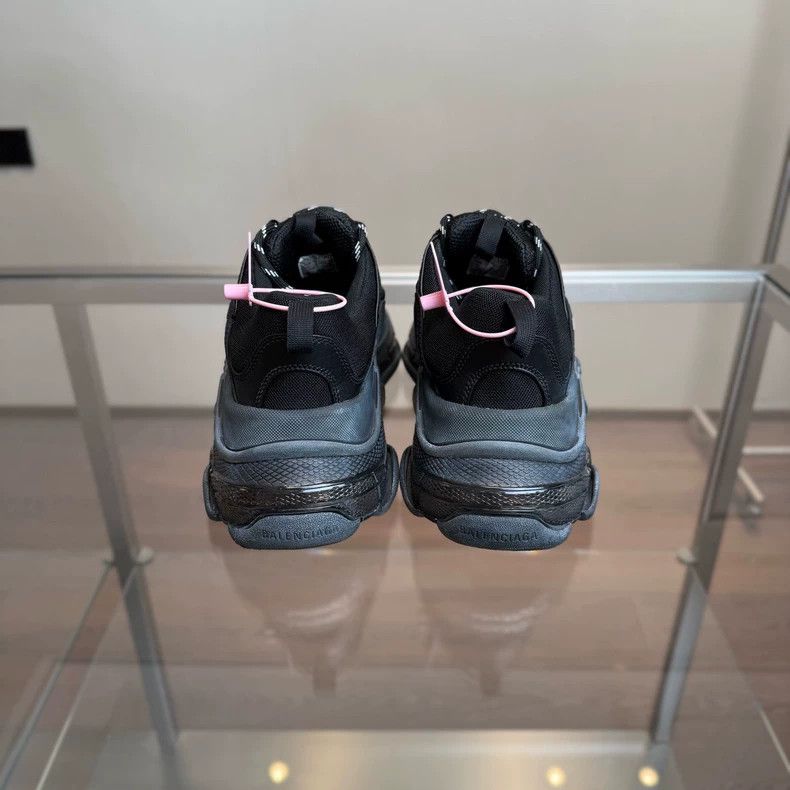 Balenciaga Balenciaga Triple S Sneakers Black Size 42 Size US 9 / EU 42 - 5 Thumbnail