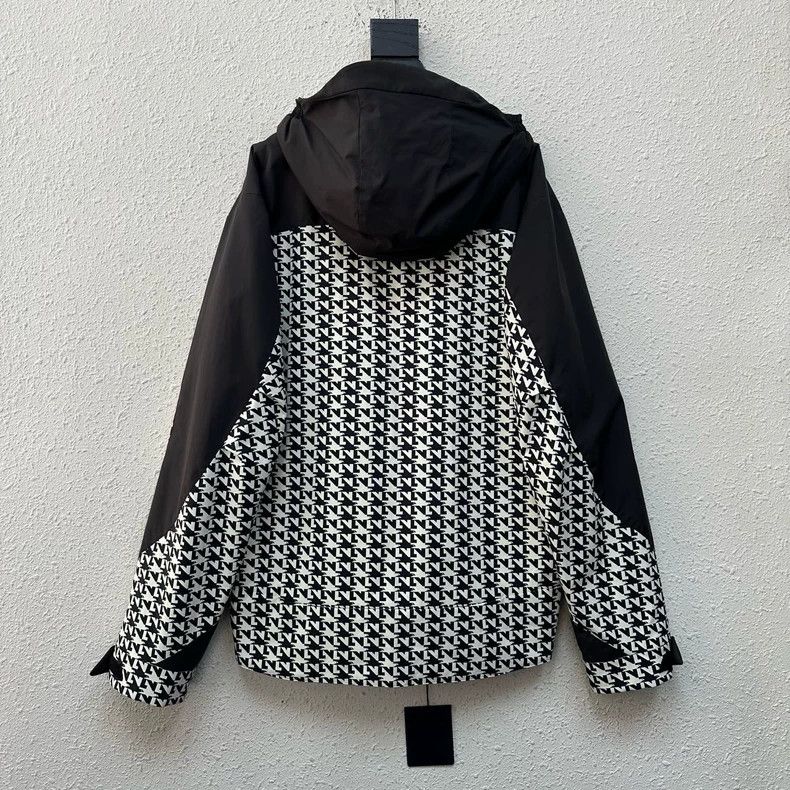 Louis Vuitton Louis Vuitton Hooded Jacket with Pattern Size US XXL / EU 58 / 5 - 2 Thumbnail