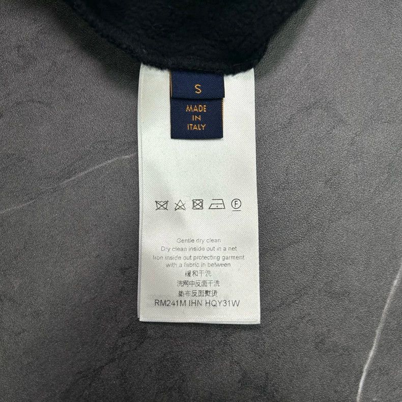 Louis Vuitton Louis Vuitton Colorful Logo Sweatshirt Size US S / EU 44-46 / 1 - 4 Thumbnail