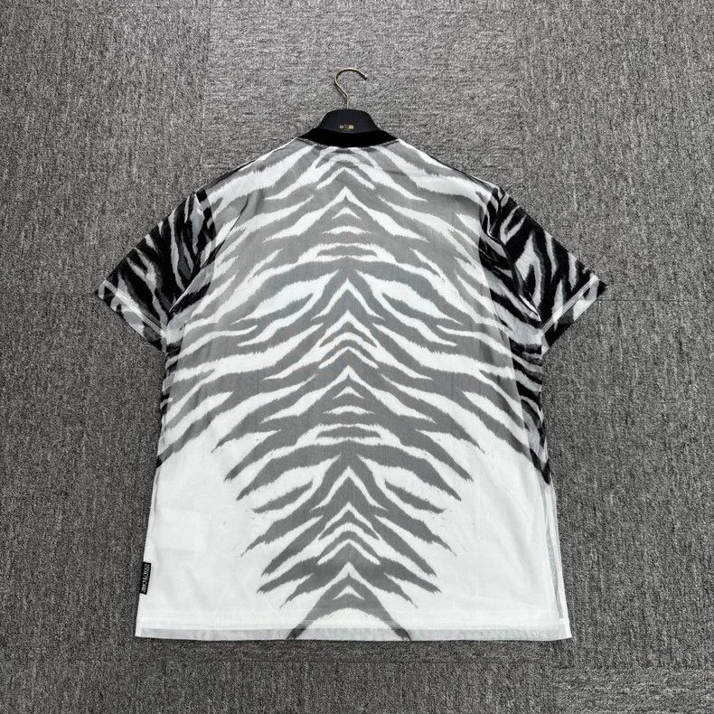Versace Versace Tiger Print Short Sleeve Shirt-yf Size US M / EU 48-50 / 2 - 2 Thumbnail