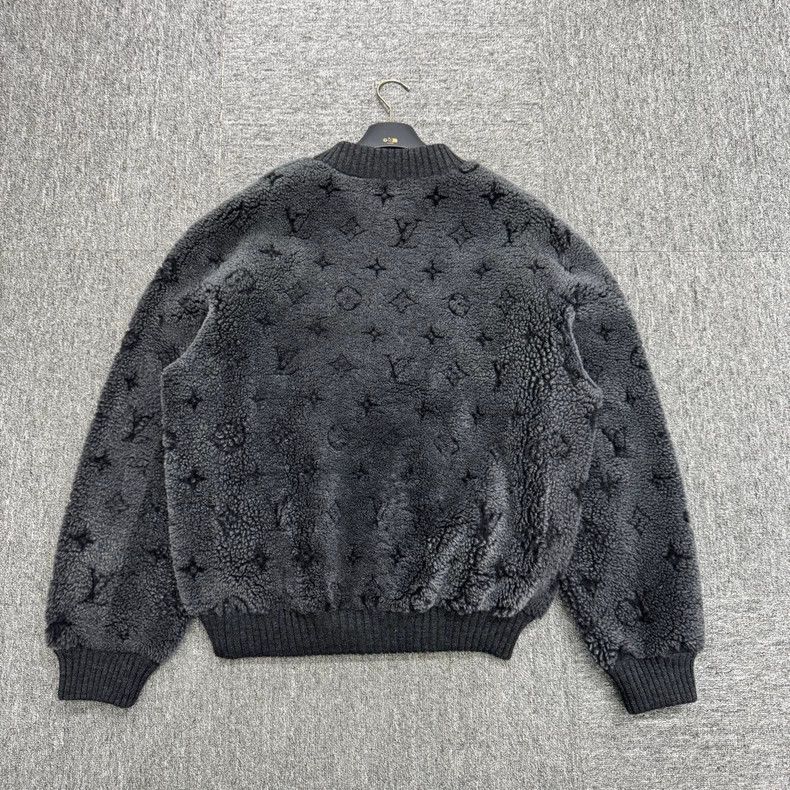 Louis Vuitton Louis Vuitton Shearling Sweater M Size-yf Size US M / EU 48-50 / 2 - 2 Thumbnail