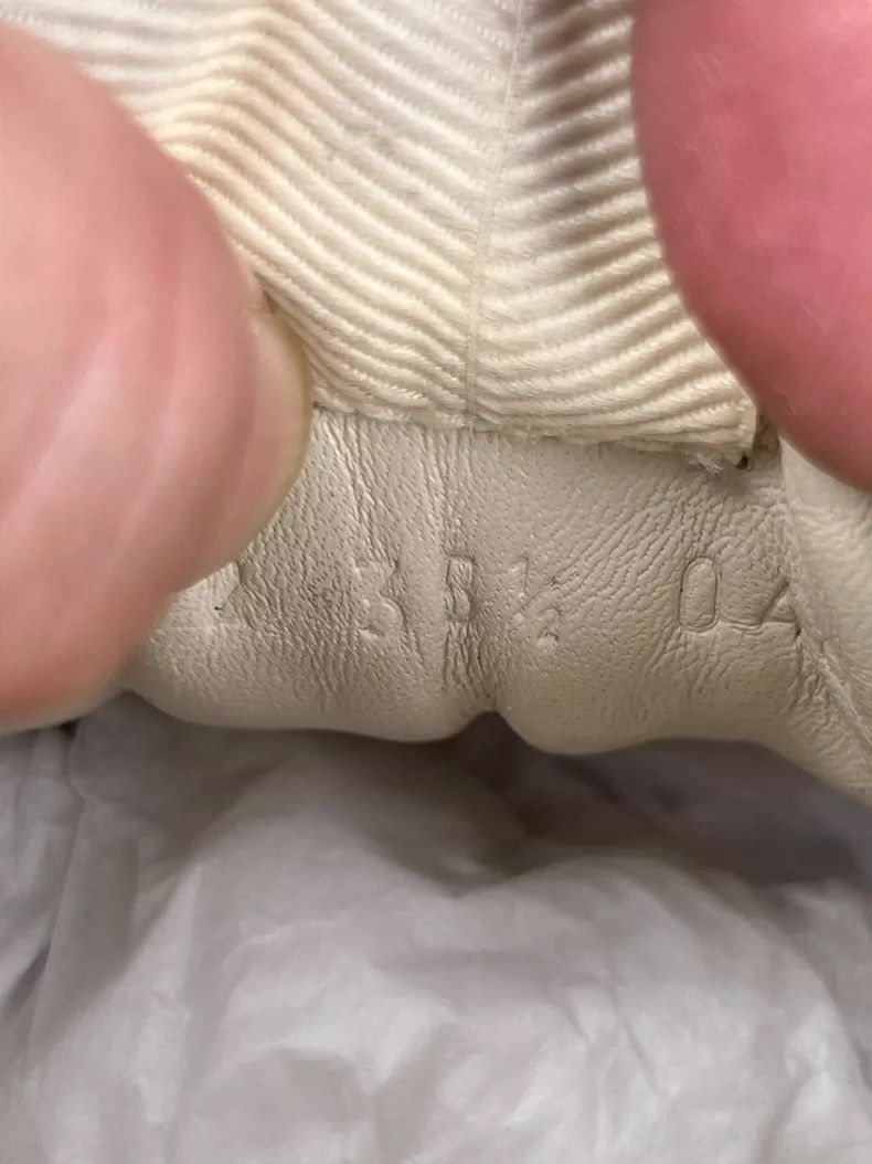 Gucci Gucci Classic Dad Sneakers in Off-White-yf Size US 5.5 / EU 38 - 6 Thumbnail