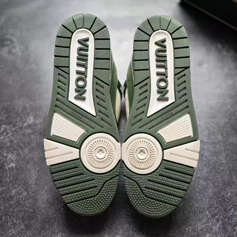 Louis Vuitton Louis Vuitton Green Suede Sneakers Size 9-yf Size US 9 / EU 42 - 7 Thumbnail