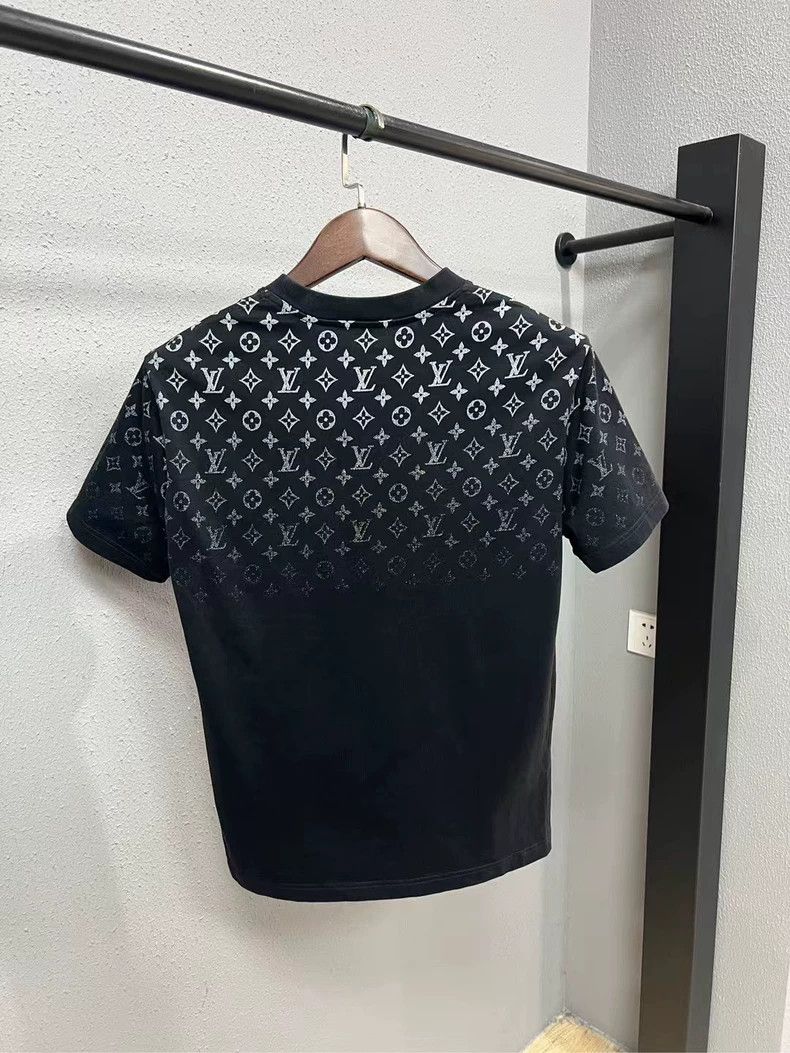 Louis Vuitton LV Gradient Short Sleeve T-Shirt-yf Size US S / EU 44-46 / 1 - 2 Thumbnail