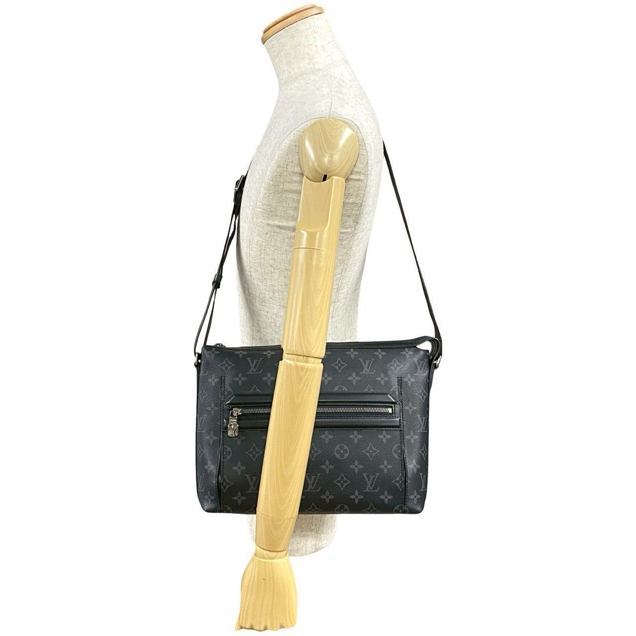Louis Vuitton Louis Vuitton Shoulder Bag Black Leather Size ONE SIZE - 2 Thumbnail