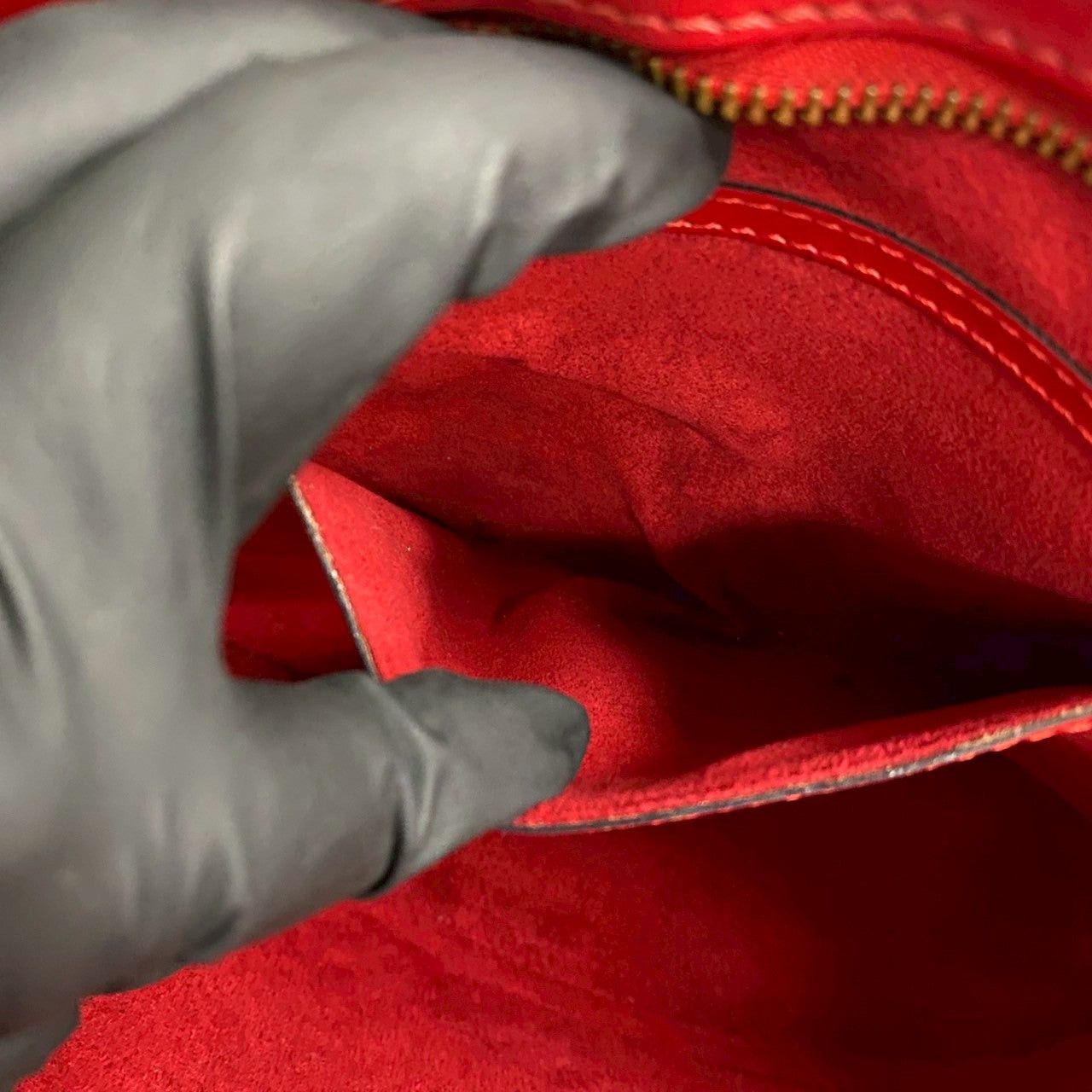 Louis Vuitton Louis Vuitton Handbag Red Leather Size ONE SIZE - 9 Thumbnail