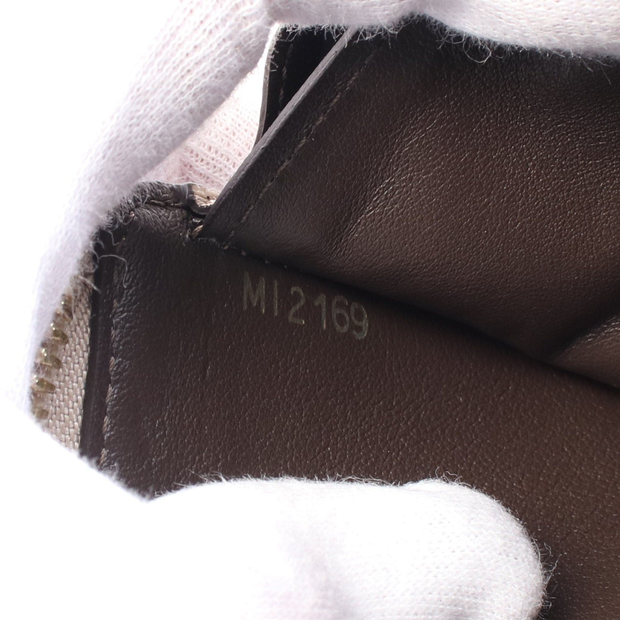 Louis Vuitton Louis Vuitton Portefeuil Comet Carré L-Shaped Zipper Long Wallet Taurillon Leather Gray Beige Size ONE SIZE - 5 Thumbnail