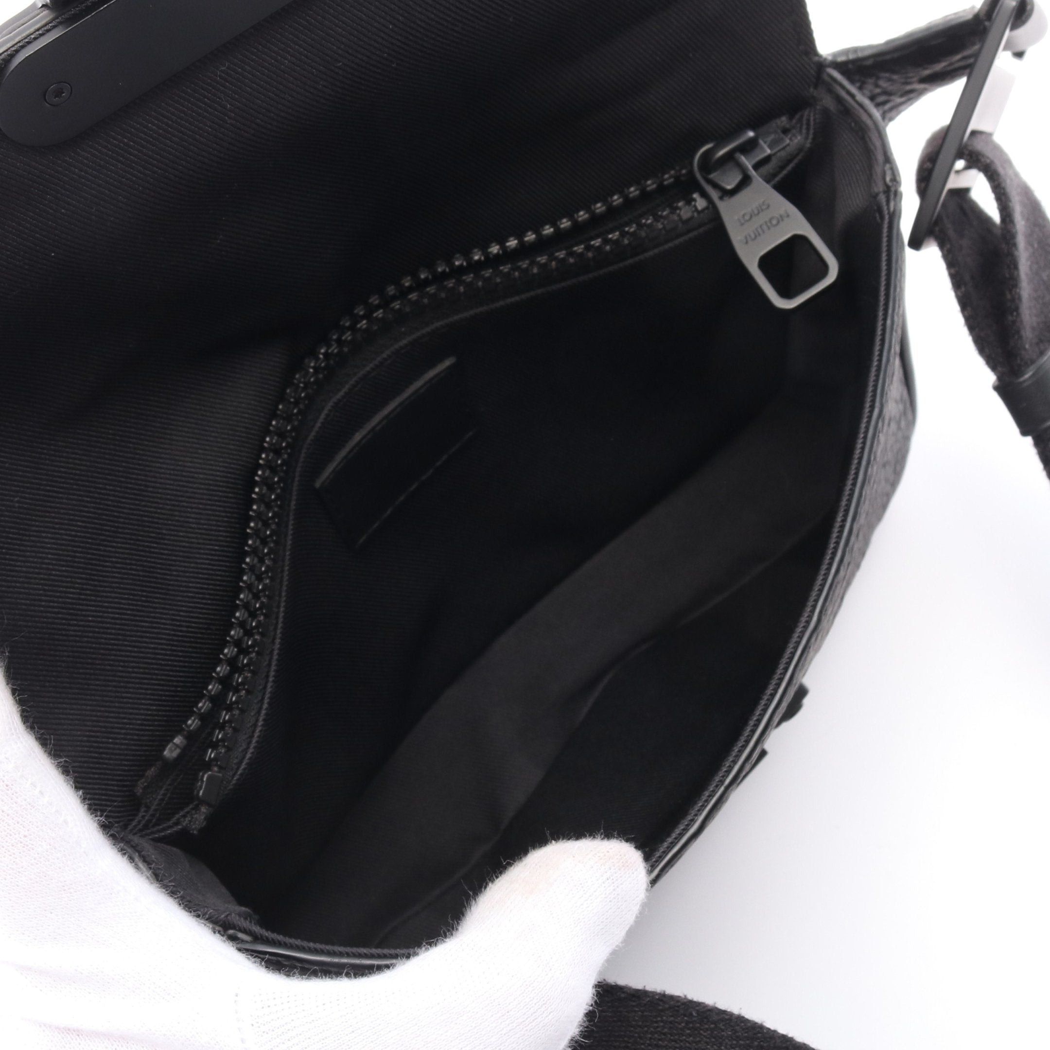 Louis Vuitton Louis Vuitton S-Lock Sling Bag Monogram Empreinte Noir Body Waist Leather Black Size ONE SIZE - 3 Thumbnail