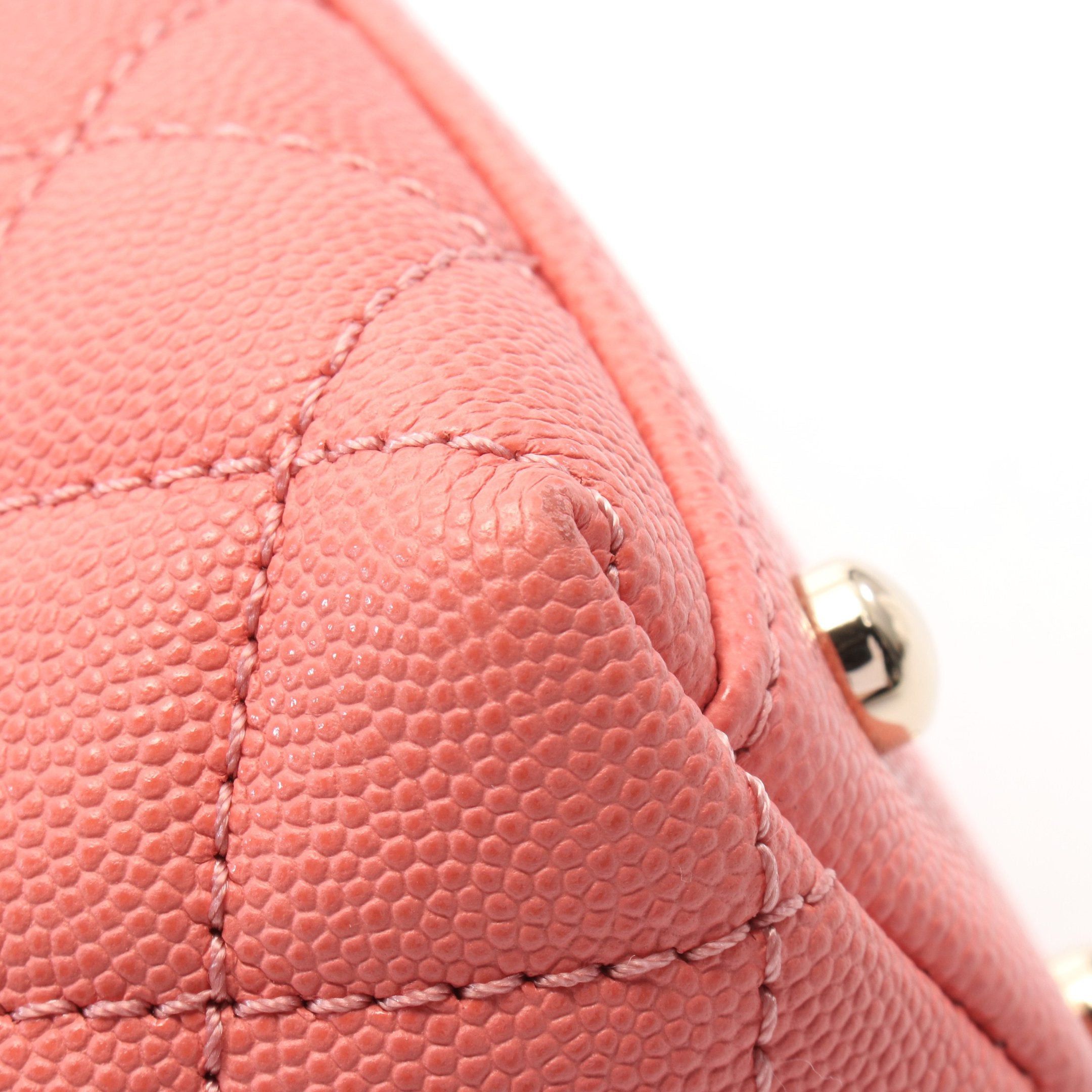 Chanel Chanel Coco Handle Flap Matelasse Handbag Caviar Skin Pink Gold Hardware Size ONE SIZE - 7 Thumbnail