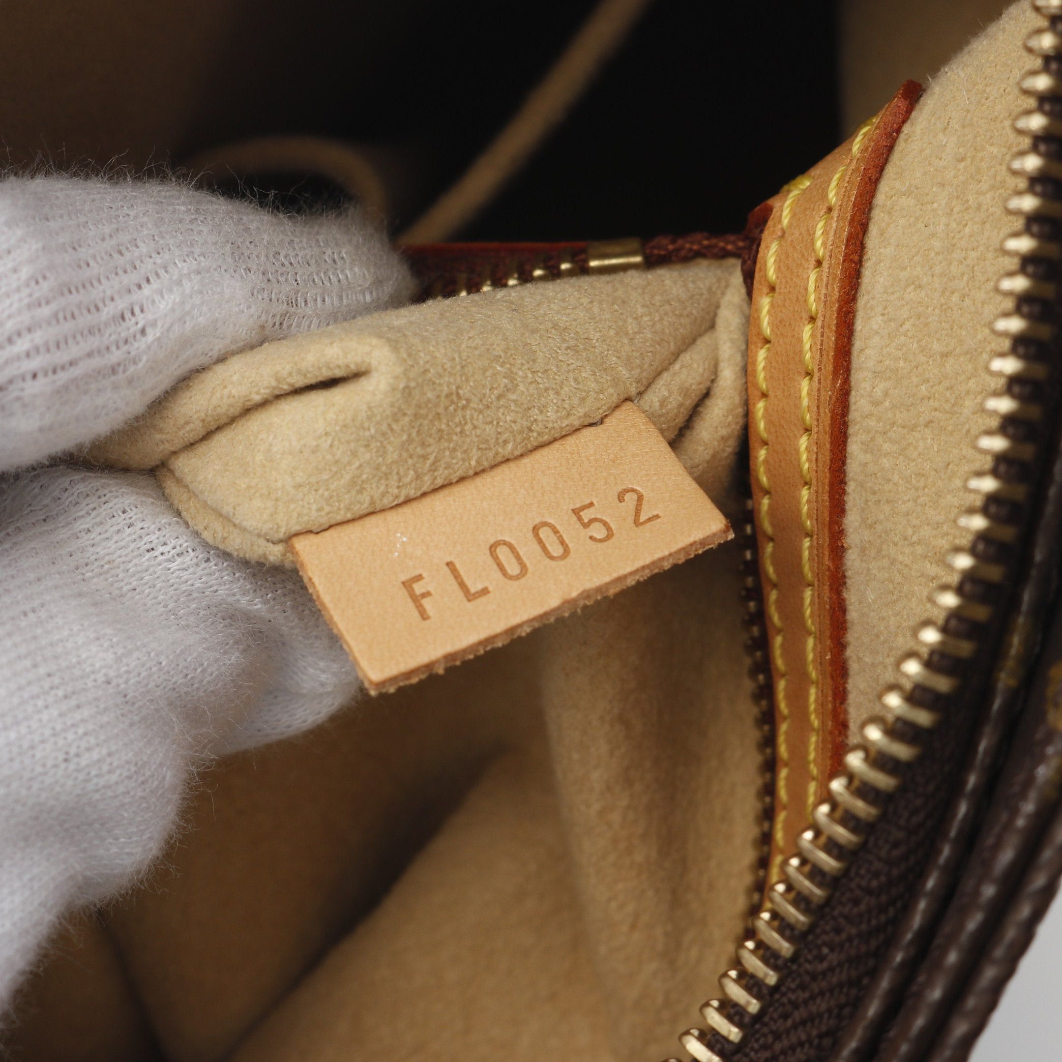 Louis Vuitton Louis Vuitton Looping Mm Monogram Shoulder Bag Leather Brown Size ONE SIZE - 5 Thumbnail
