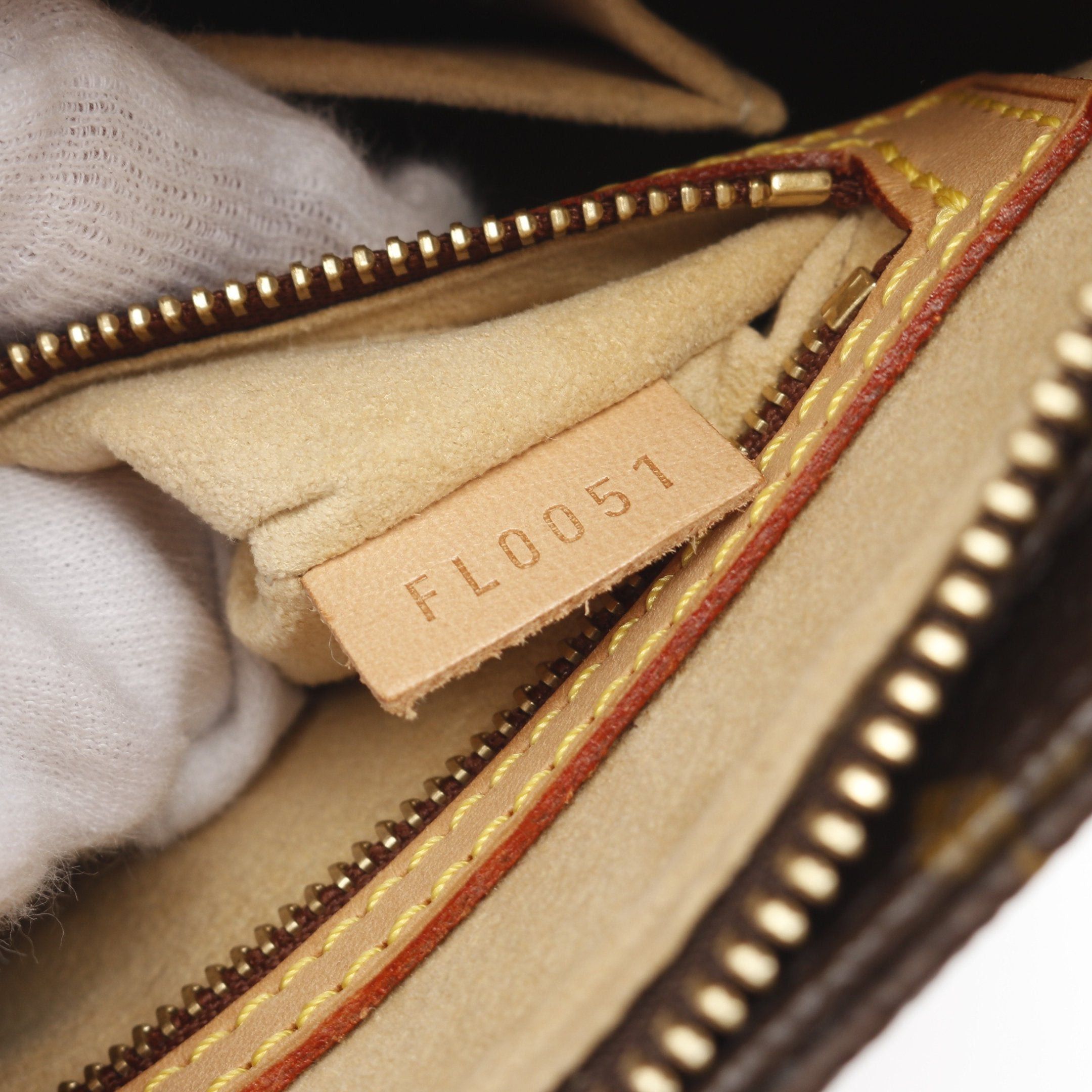 Louis Vuitton Louis Vuitton Looping Mm Monogram Shoulder Bag Leather Brown Size ONE SIZE - 5 Thumbnail