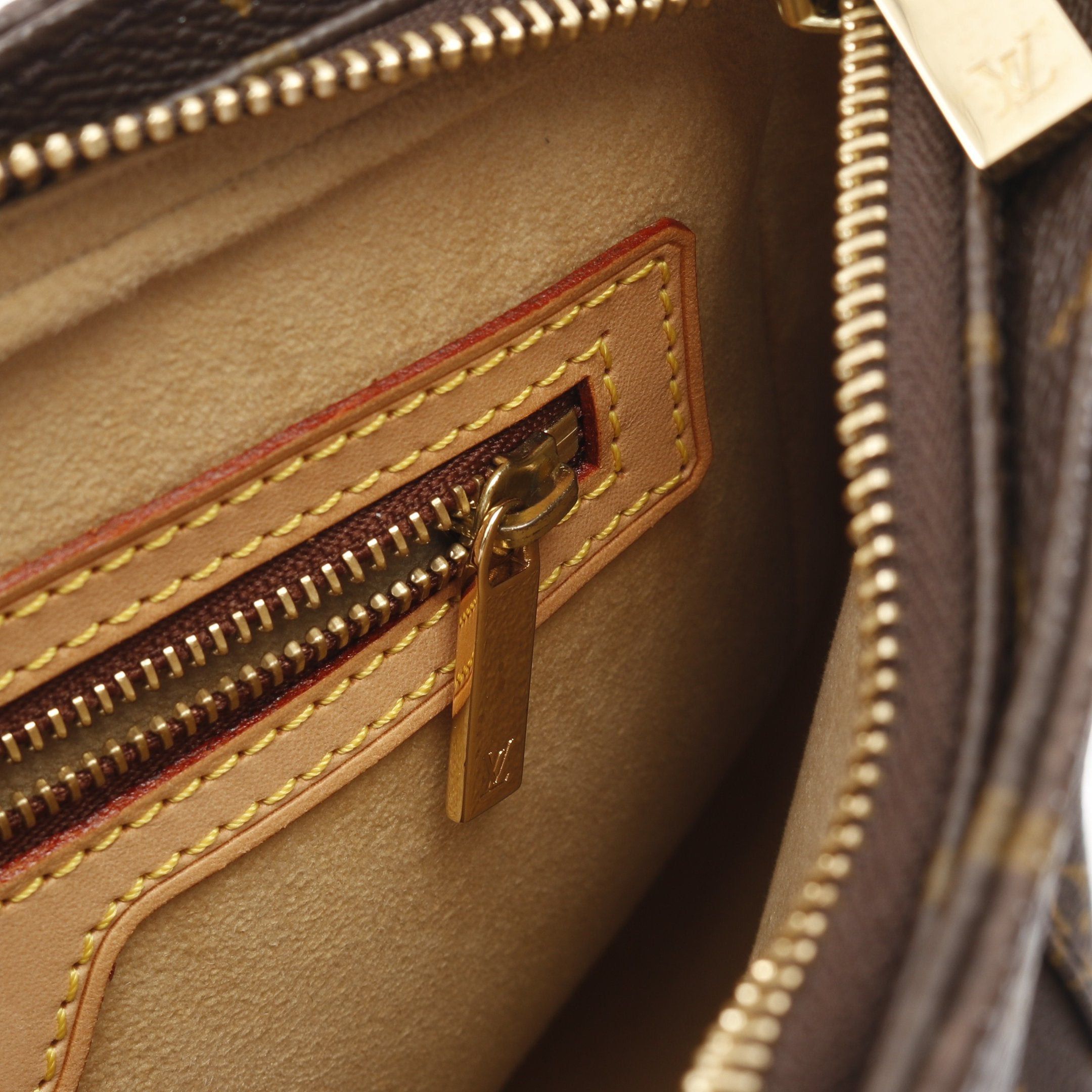 Louis Vuitton Louis Vuitton Looping Mm Monogram Shoulder Bag Leather Brown Size ONE SIZE - 10 Thumbnail