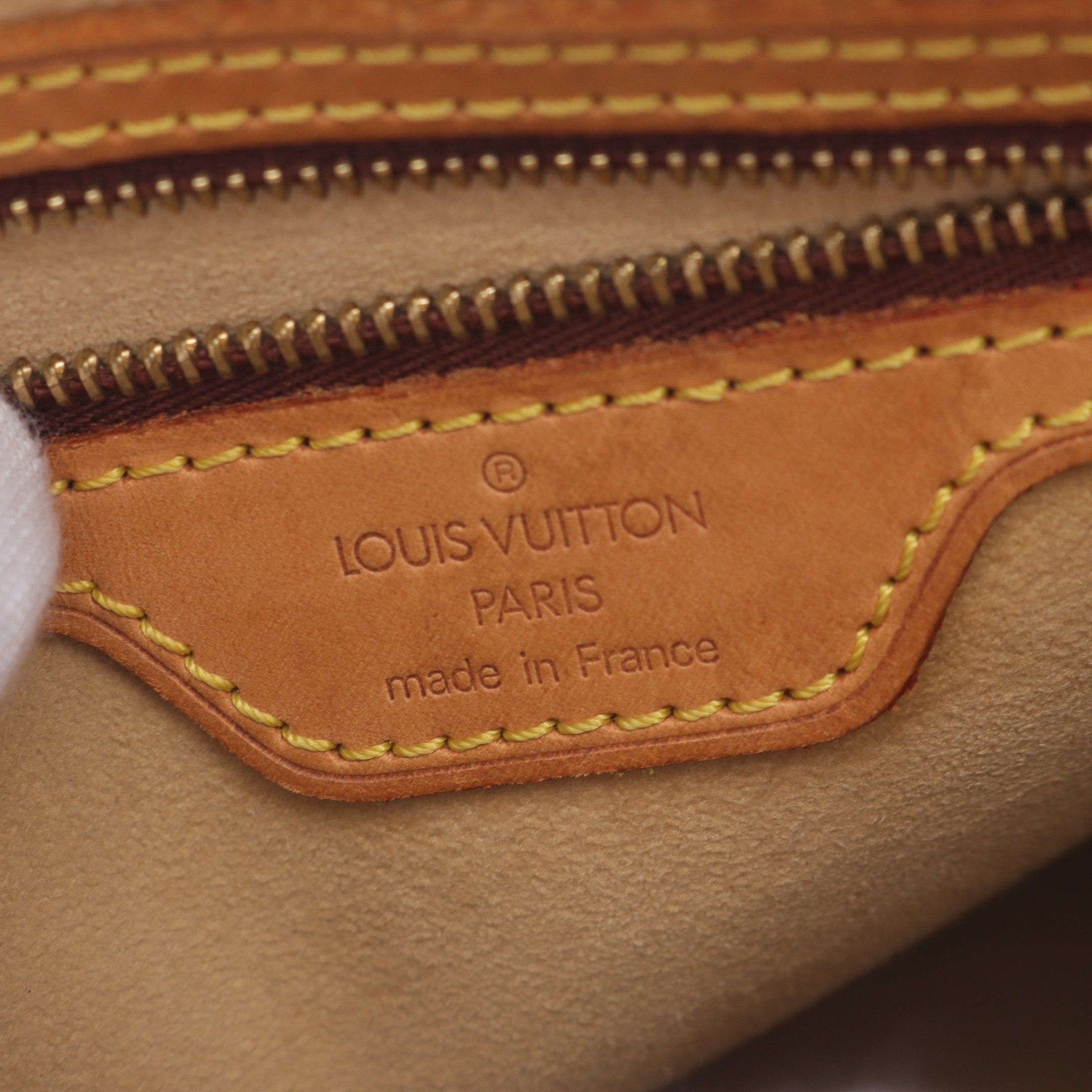 Louis Vuitton Louis Vuitton Looping Mm Monogram Shoulder Bag Leather Brown Size ONE SIZE - 4 Thumbnail