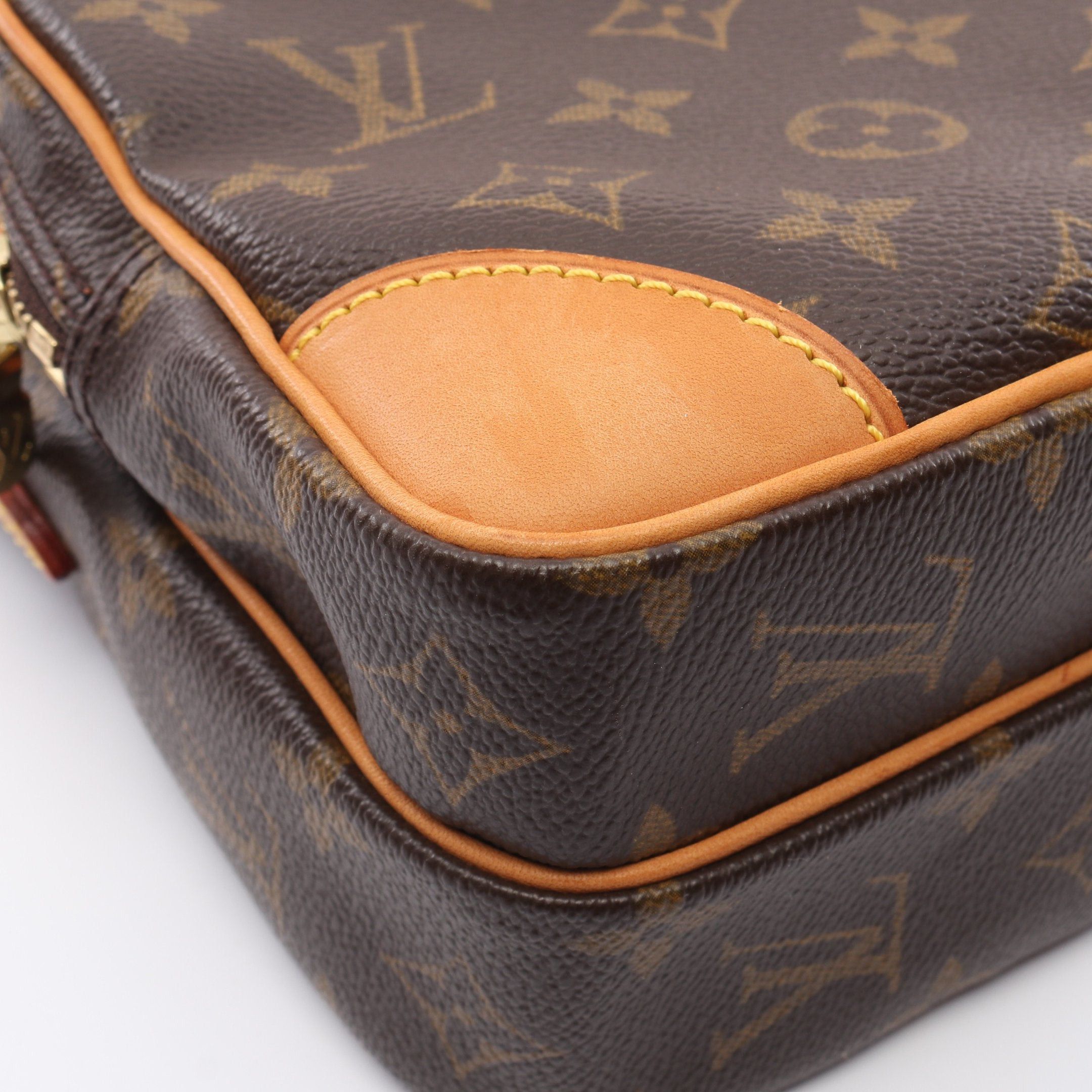 Louis Vuitton Louis Vuitton Amazon Monogram Shoulder Bag Leather Brown Size ONE SIZE - 6 Thumbnail