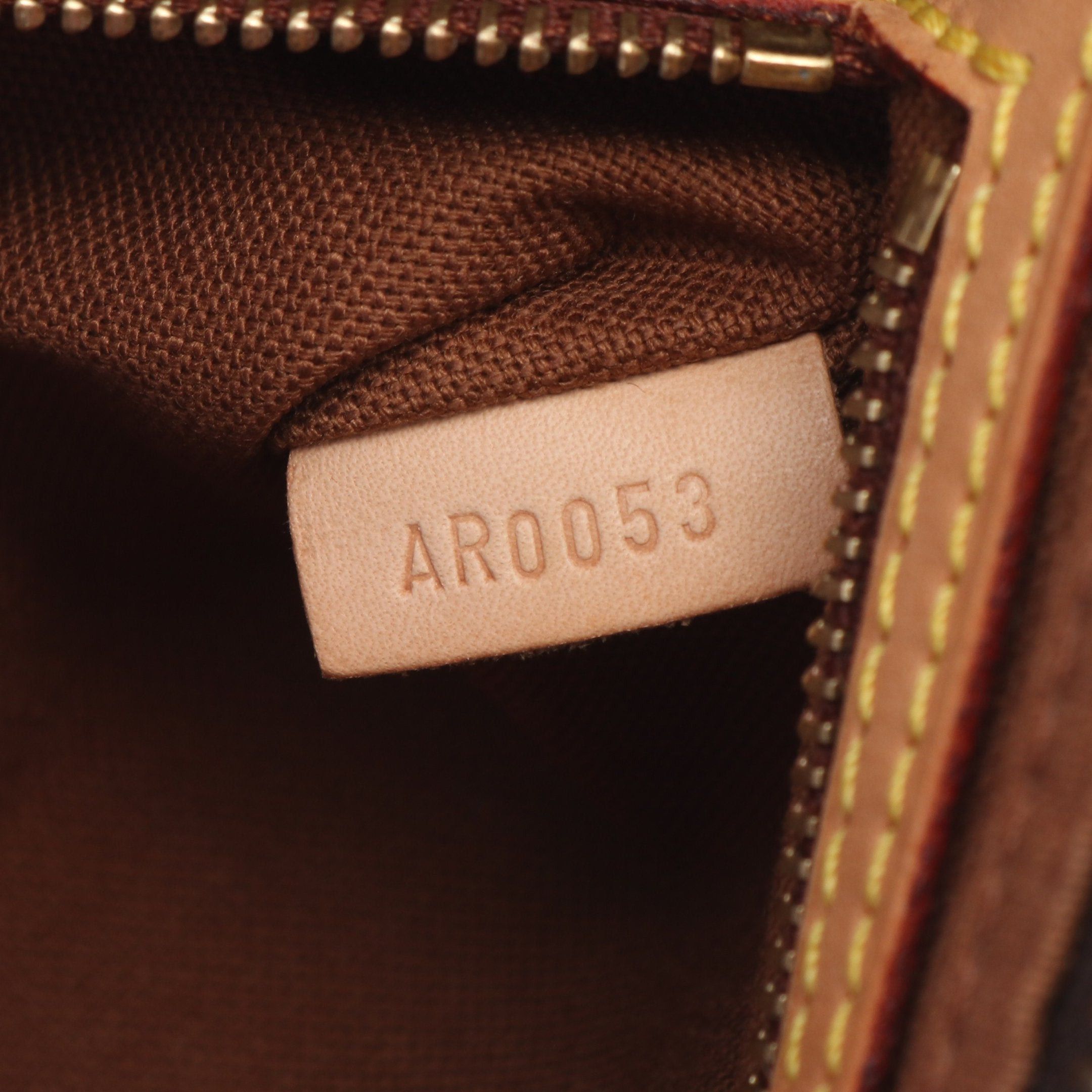 Louis Vuitton Louis Vuitton Trotteur Monogram Shoulder Bag Leather Brown Size ONE SIZE - 5 Thumbnail