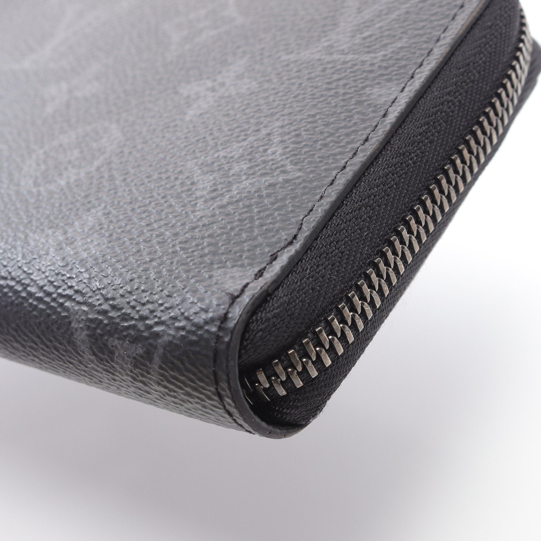 Louis Vuitton Louis Vuitton Zippy Wallet Horizontal Monogram Eclipse Round Zipper Long Black Size ONE SIZE - 7 Thumbnail